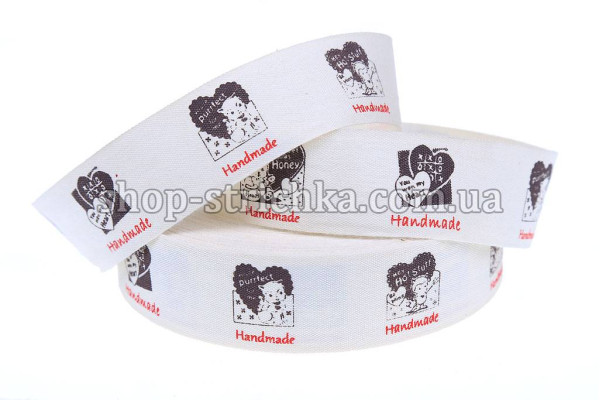 Стрічка з тканини 2,5см. Hand made, серця в квадратах. Кремовий